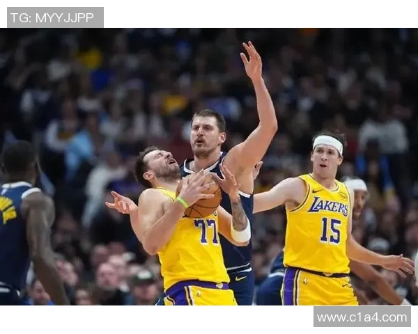 掘金与湖人激战正酣最终结果揭晓球迷热议赛季精彩对决